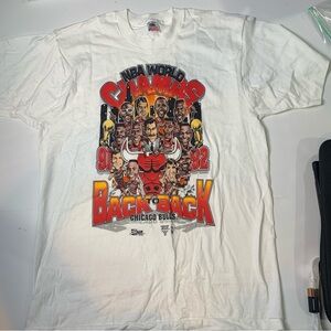 NWOT Chicago Bulls 1991-92 NBA World Champs Back-2-Back T-Shirt L  Collectable
